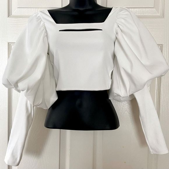 Zara Tops - ZARA white CROP TOP size S